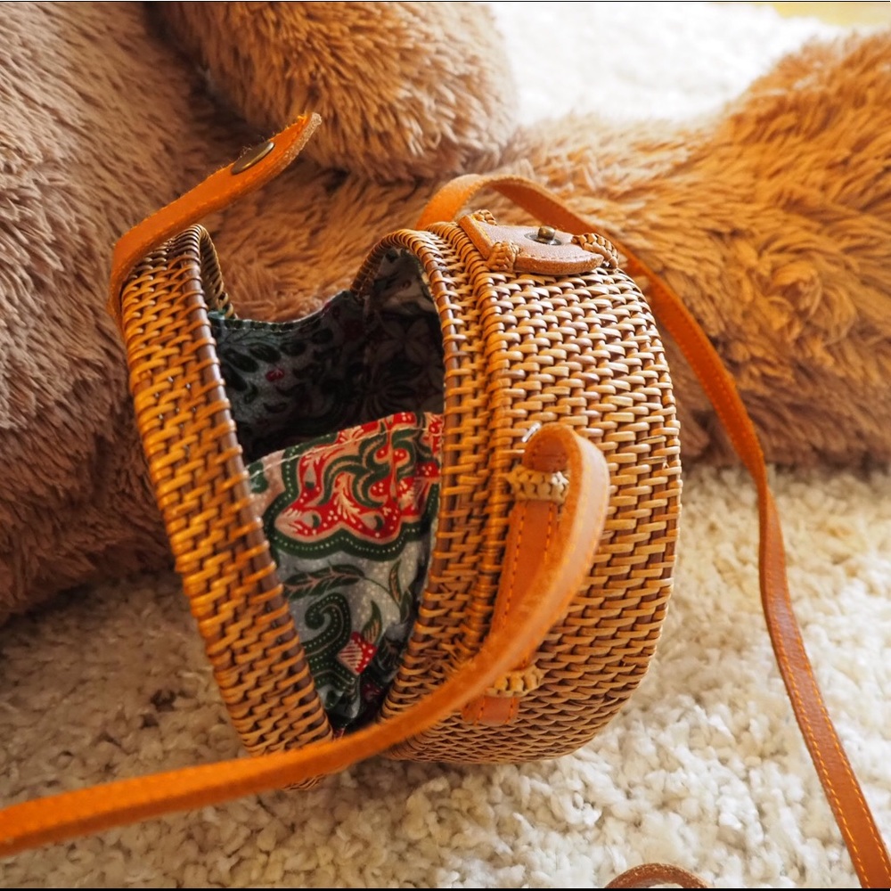 Round Straw Boho Crossbody Bag